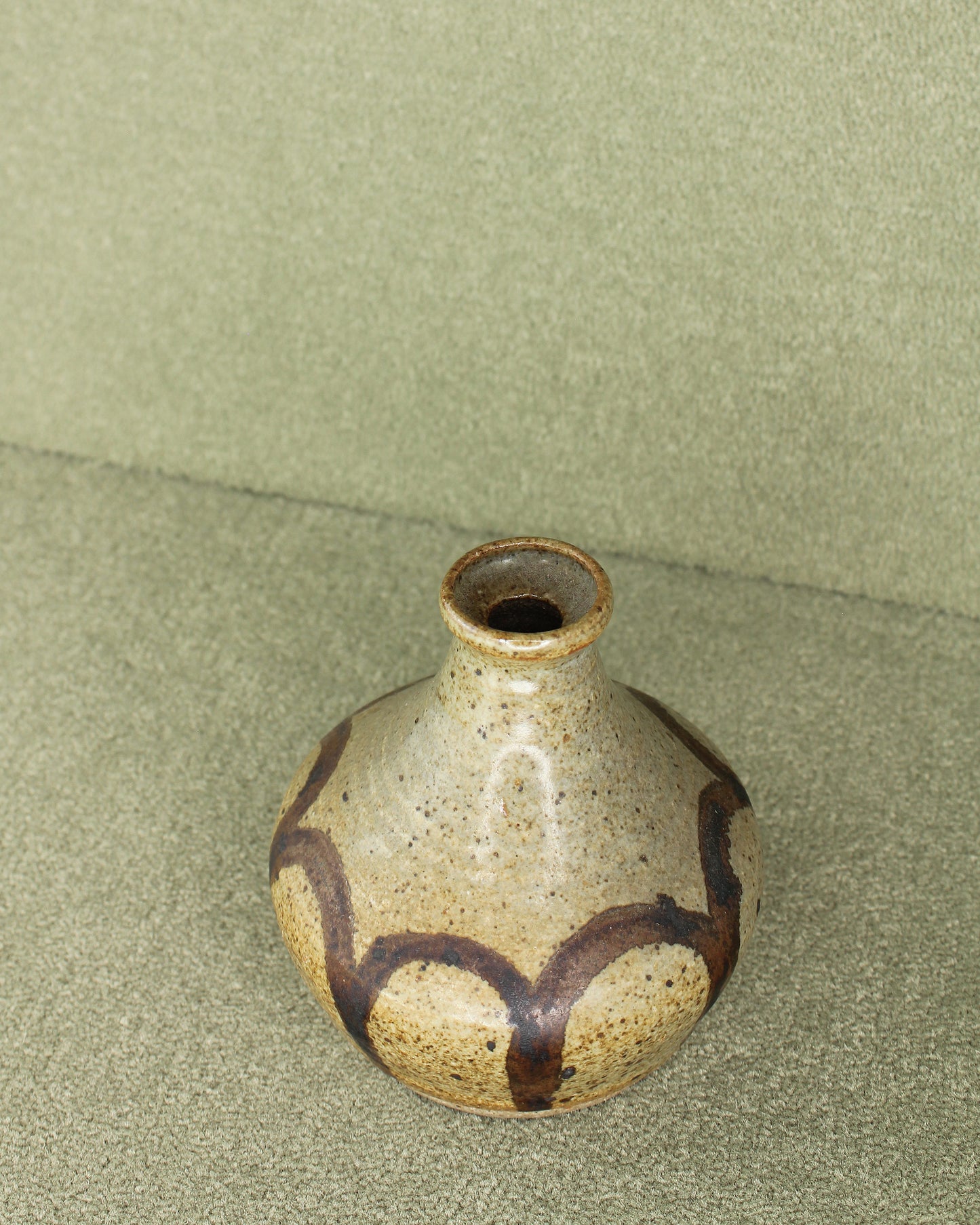 Stoneware Scallop Detail Bud Vase