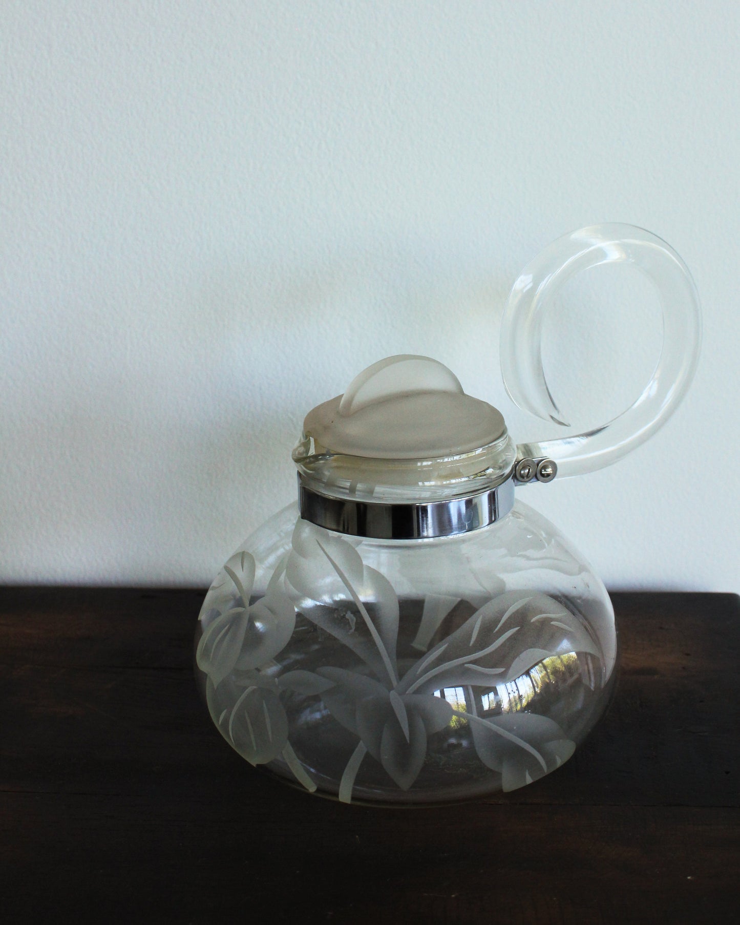 Dorothy Thorpe Etched Glass & Lucite Teapot