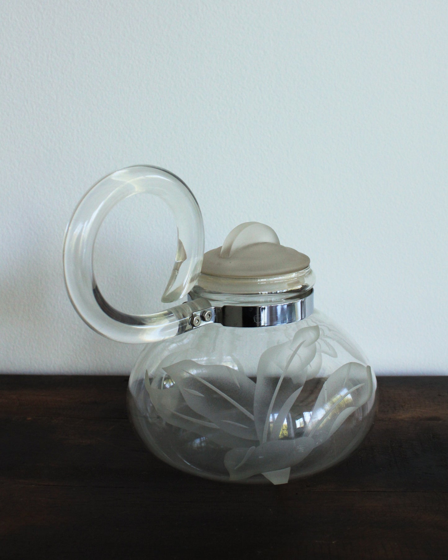Dorothy Thorpe Etched Glass & Lucite Teapot