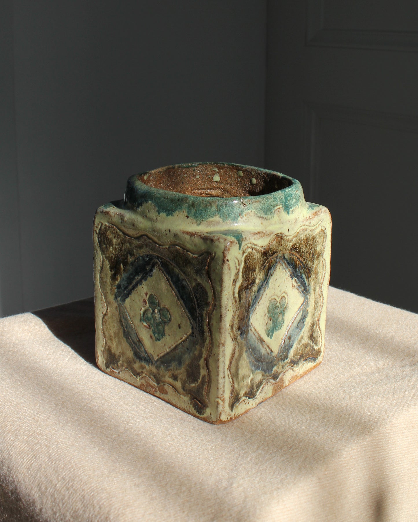 Floral Diamond Pot