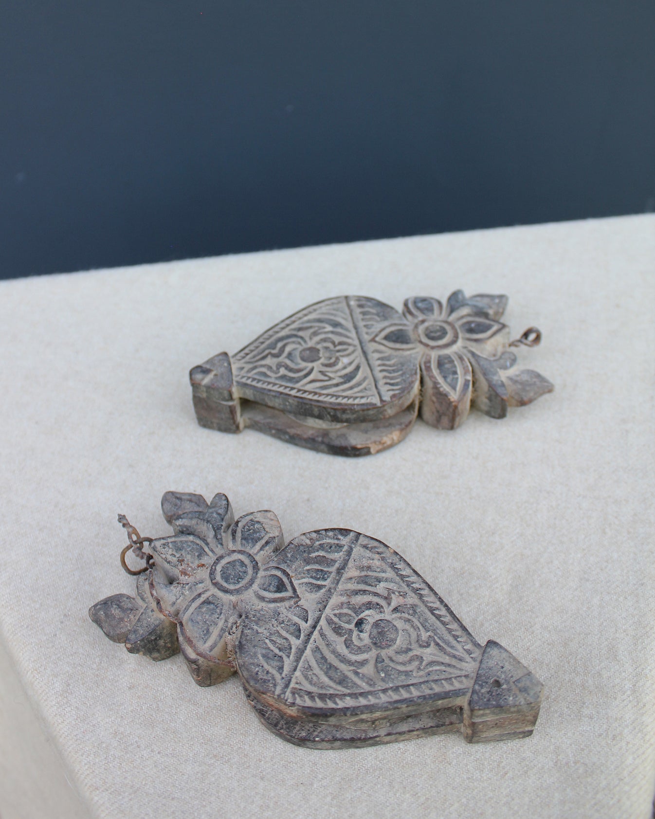 Pair of Ornate Floral Pulleys Earl Grey