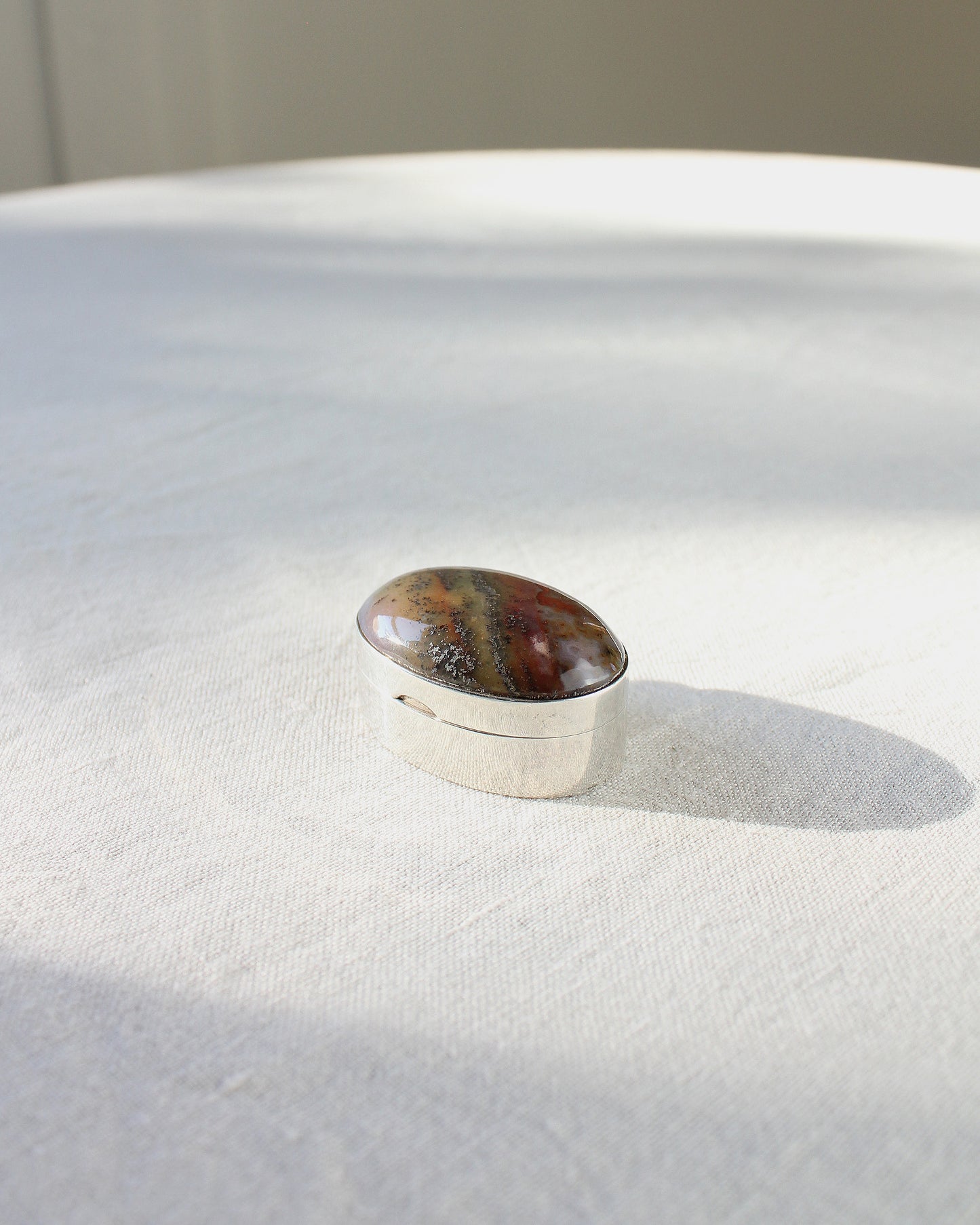 Mexican 20th Century Vintage Handmade Agate Sterling Silver Snuff/ Pill Box