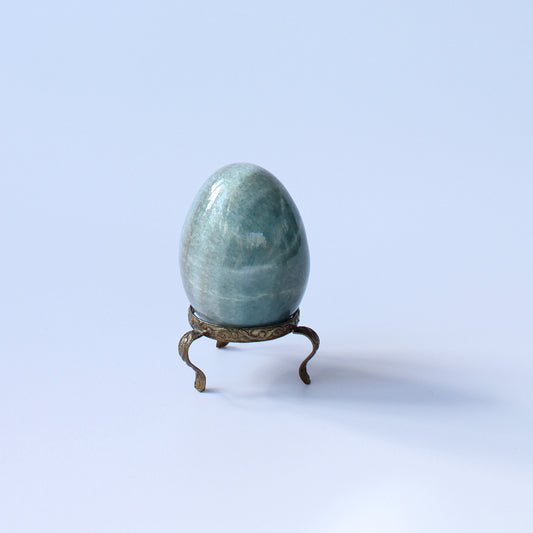 Vintage Aquamarine Quartz Egg on Embossed Brass Tripod Stand