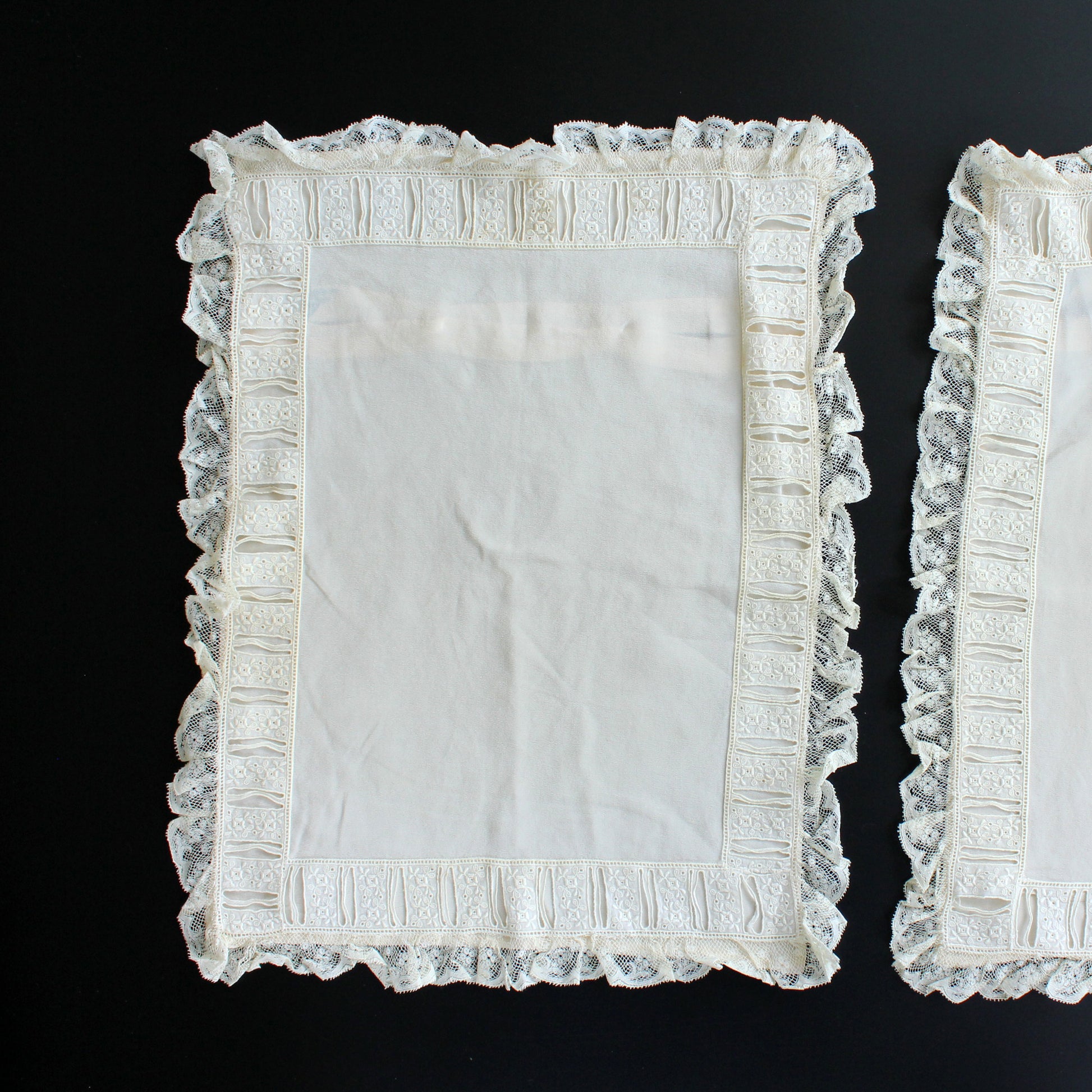 Vintage 1930s Léron 1930s Cream Lace and Silk Shams