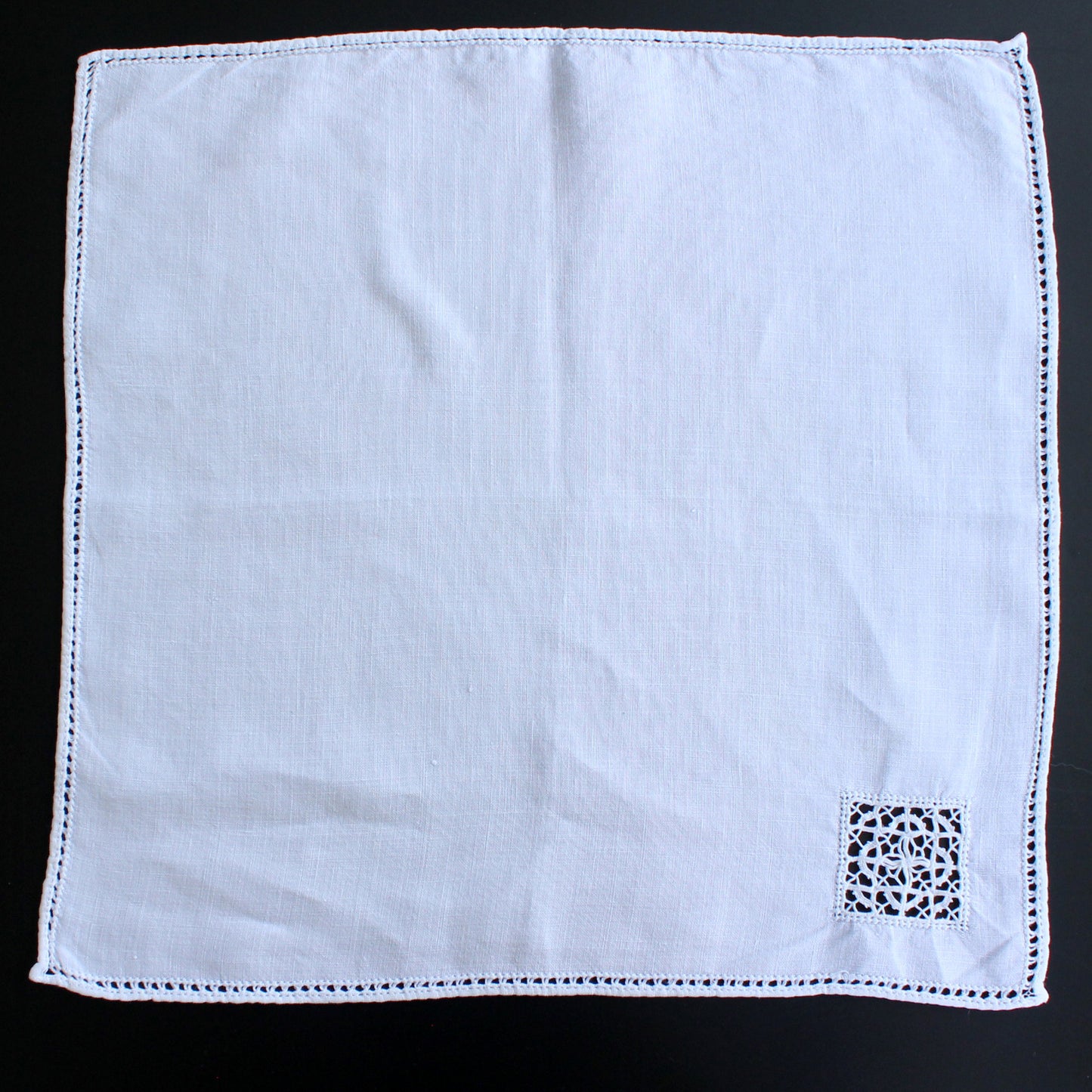 White Linen Lace Edge Napkins