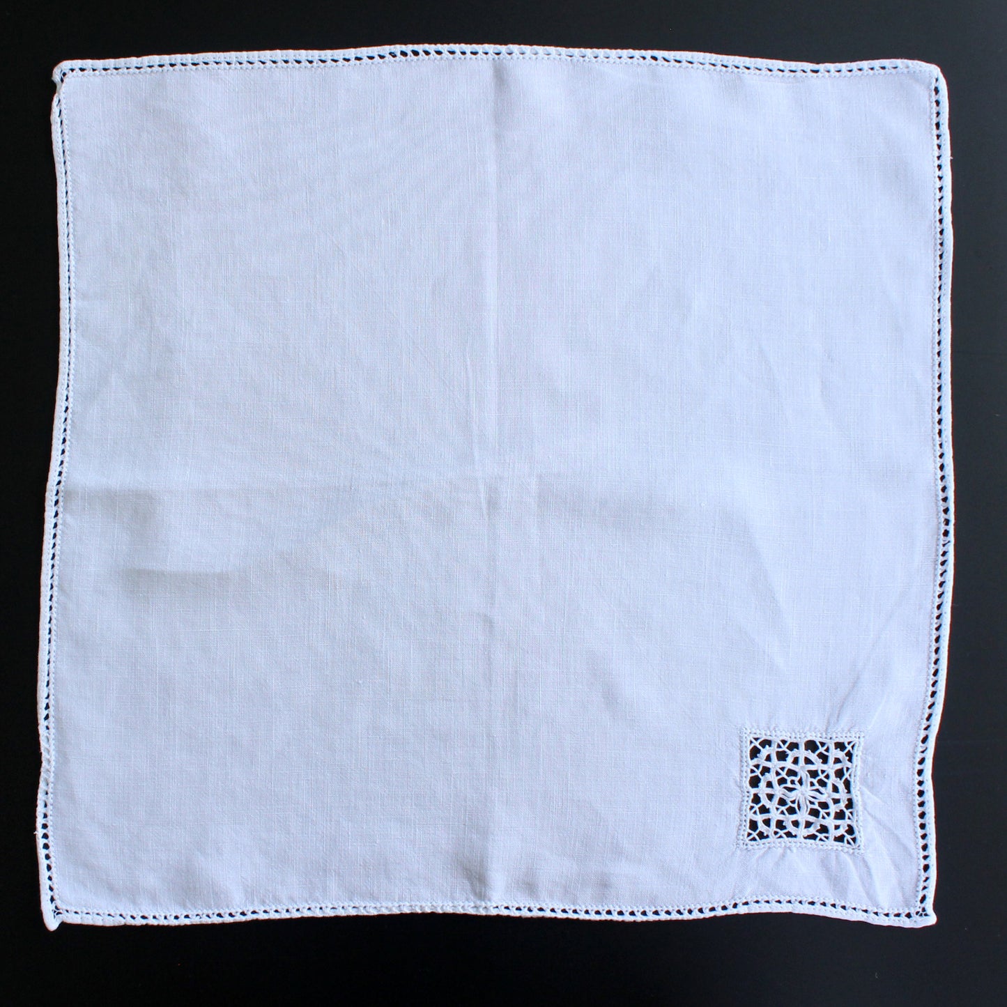 White Linen Lace Edge Napkins