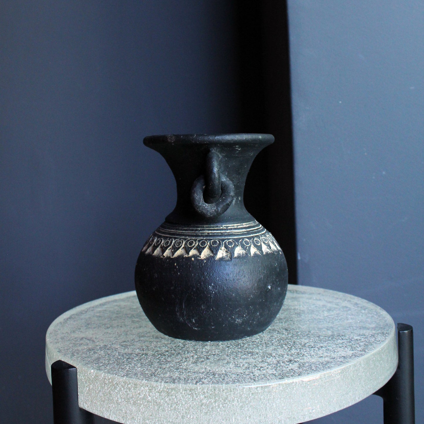 Mexican Chain Loop Black Vase