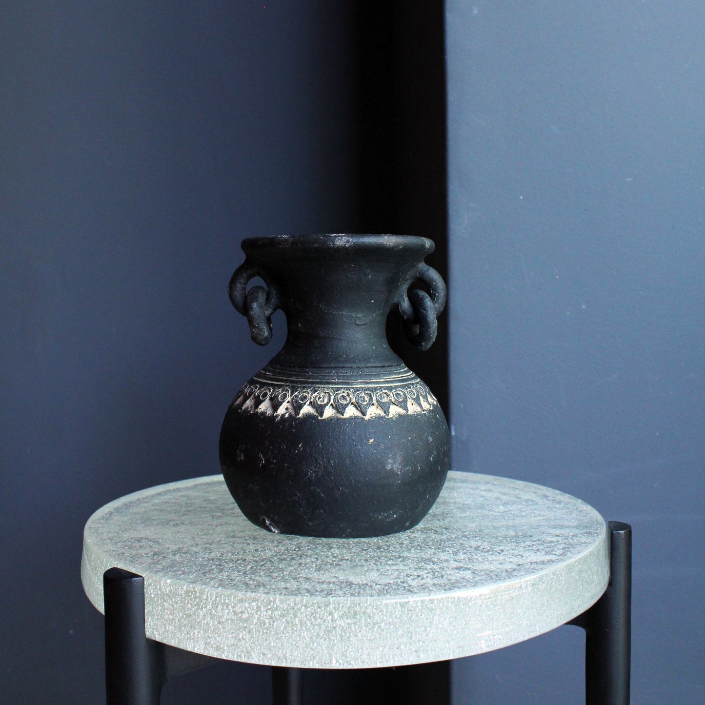 Mexican Chain Loop Black Vase