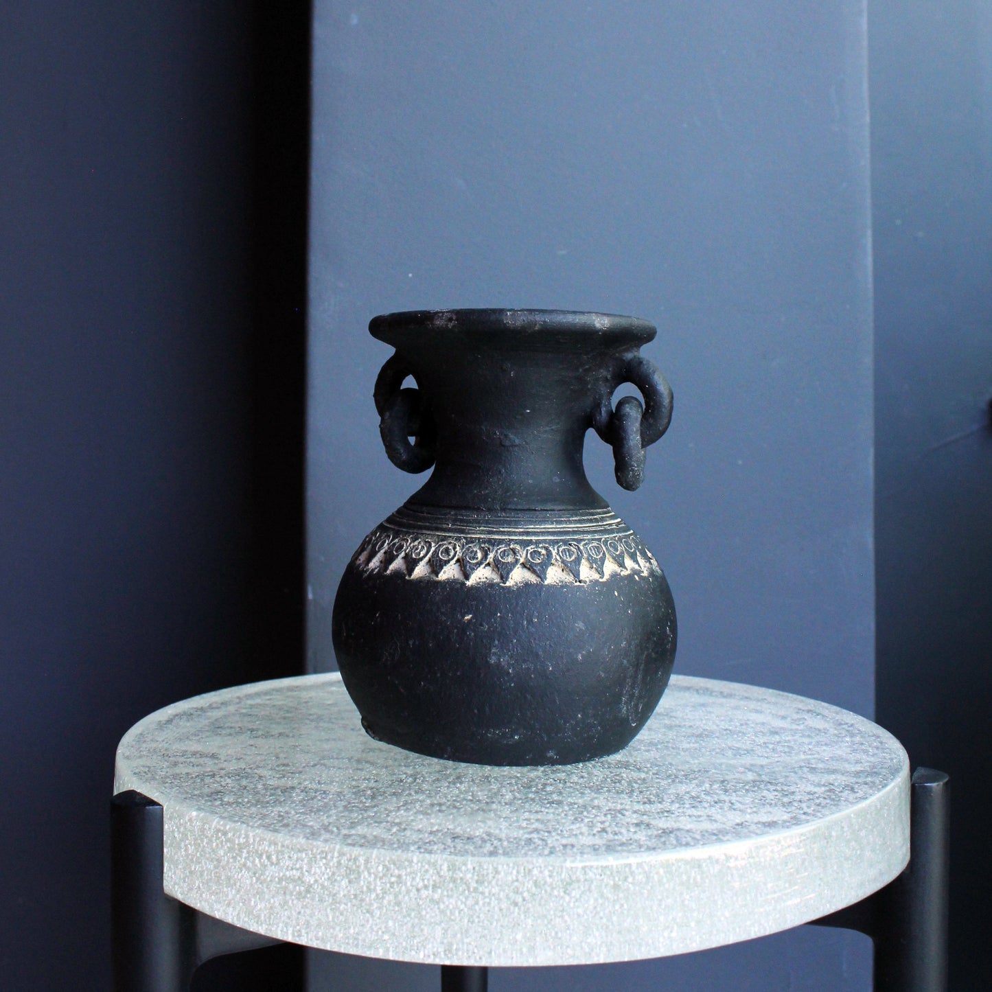 Mexican Chain Loop Black Vase