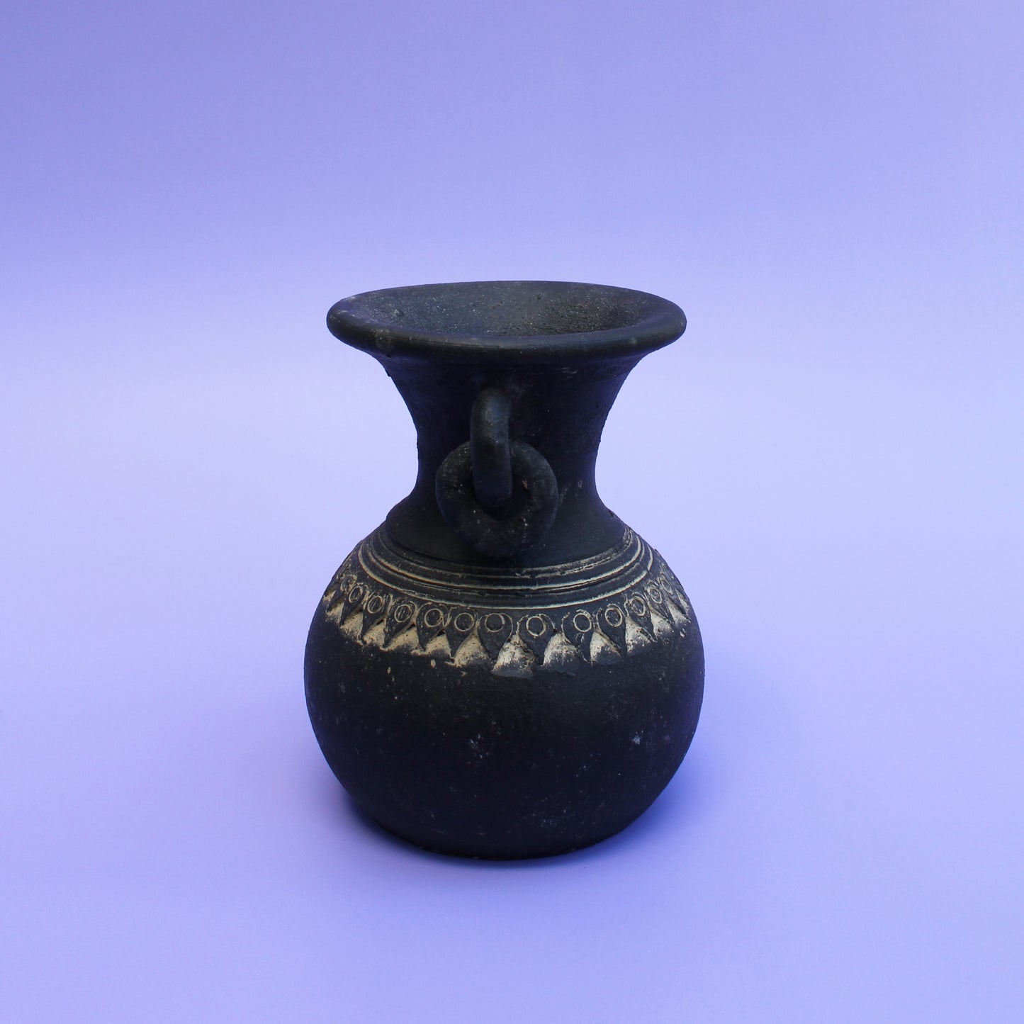 Mexican Chain Loop Black Vase