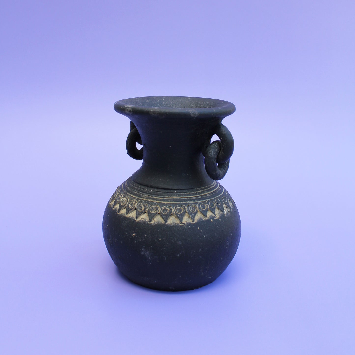 Mexican Chain Loop Black Vase