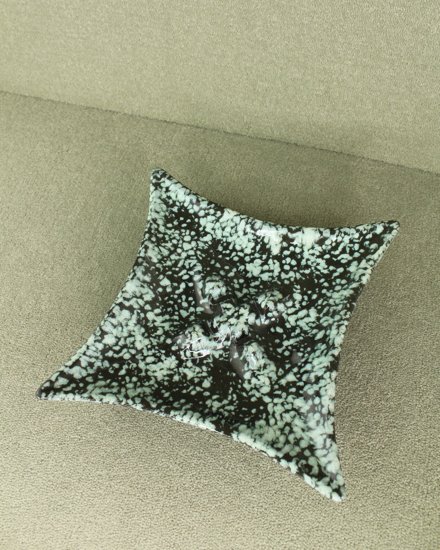 Mottled Diamond Dish