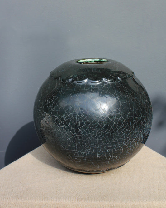 Crackle Glaze Scalloped Vase Green/ Black