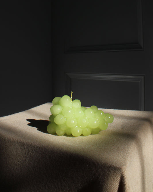 1980s vintage bunch of green grapes candle